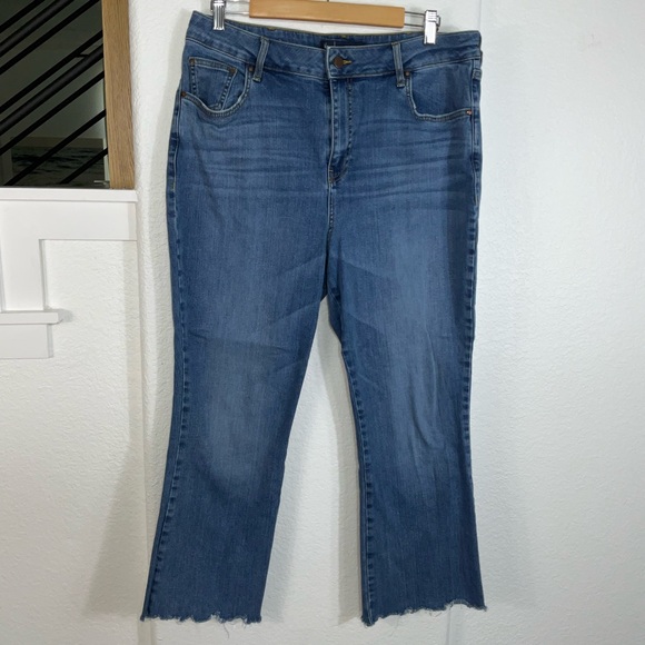 Boden Flare  Blue Jeans - Picture 1 of 7